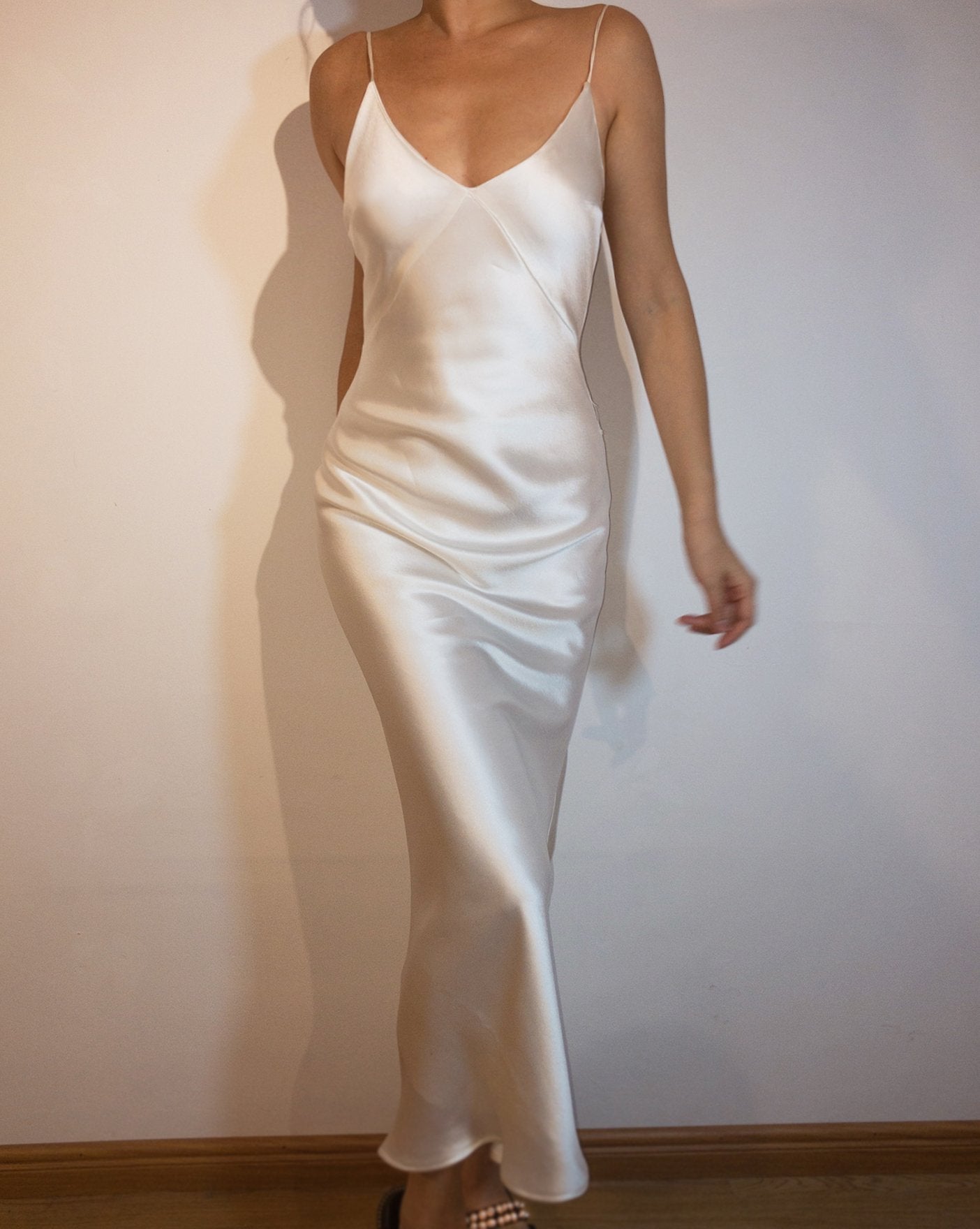 100% Mulberry Silk Simplicity V Neck Dress - Studio Alashanghai Silk