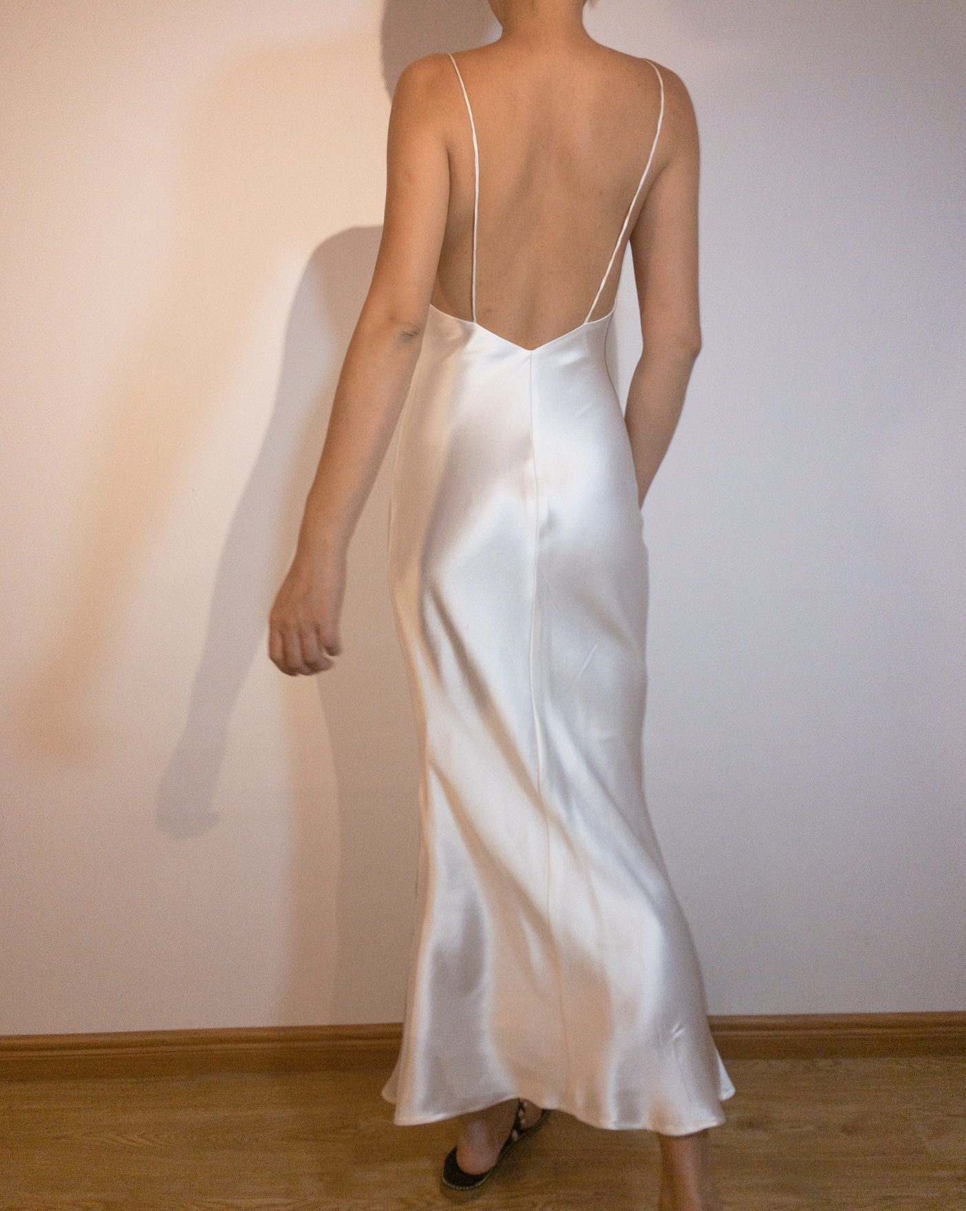100% Mulberry Silk Simplicity V Neck Dress - Studio Alashanghai Silk